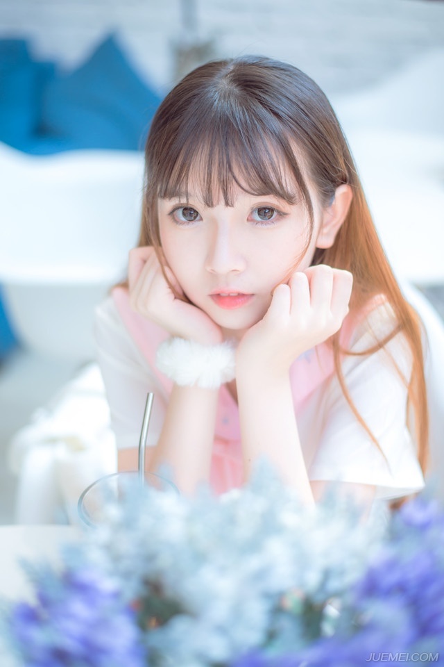 “诸位何意？”张任目光阴沉的看着这些人，森然道。